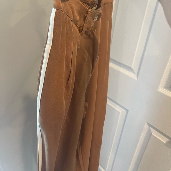 DONNI. Brown Trousers with White Accents - Picture 4 of 4